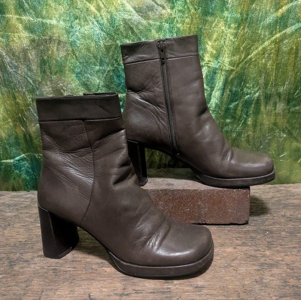 Enzo Angeiolini Leather Block Heel Boots 7.5